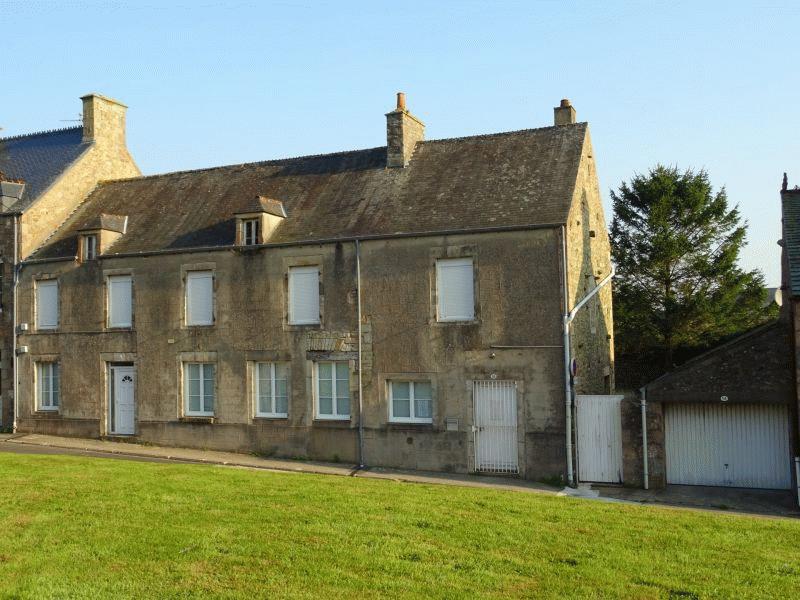 Maison à vendre Saint-Pierre-Église : Large House in Great...